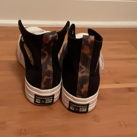 Converse Black and White High-Top Sneakers Classic Design - Picture 3 of 4